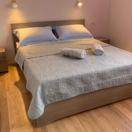 Apartment Lea Mataija Novi Vinodolski Eksteriør billede